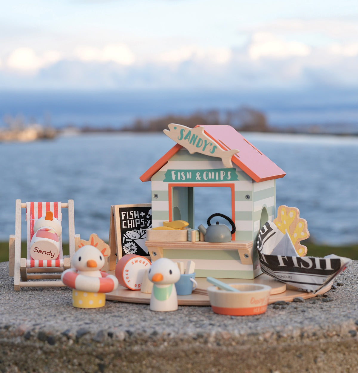 Tender Leaf Sandy's Beach Hut Play Set