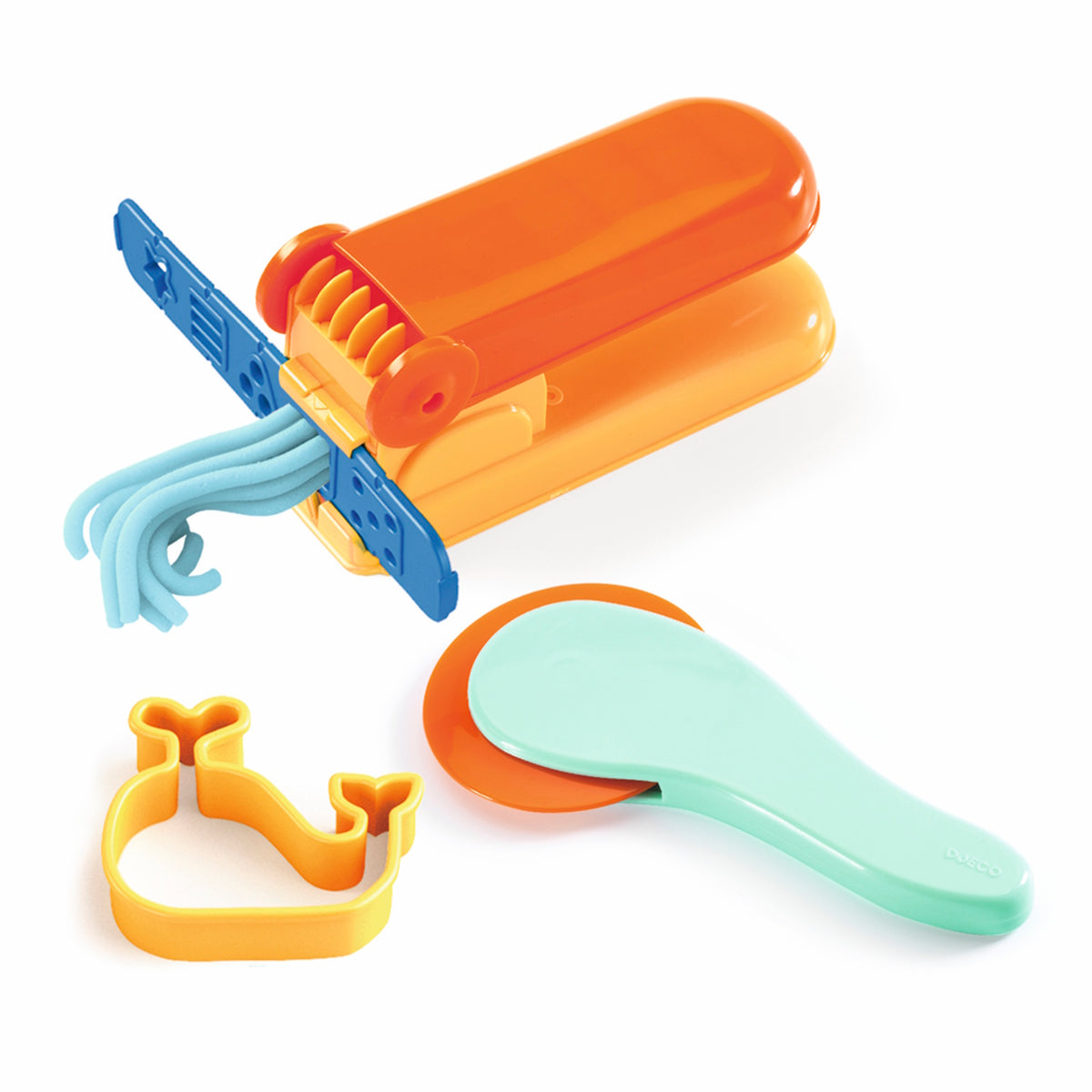The kit includes four pots of ultra-soft, scented play dough in yellow, green, orange, and blue, each containing 140g. It also features 15 sturdy accessories tailored for little hands, such as a press, pattern templates, a cutter, a rolling pin, and 12 shaped cutters.