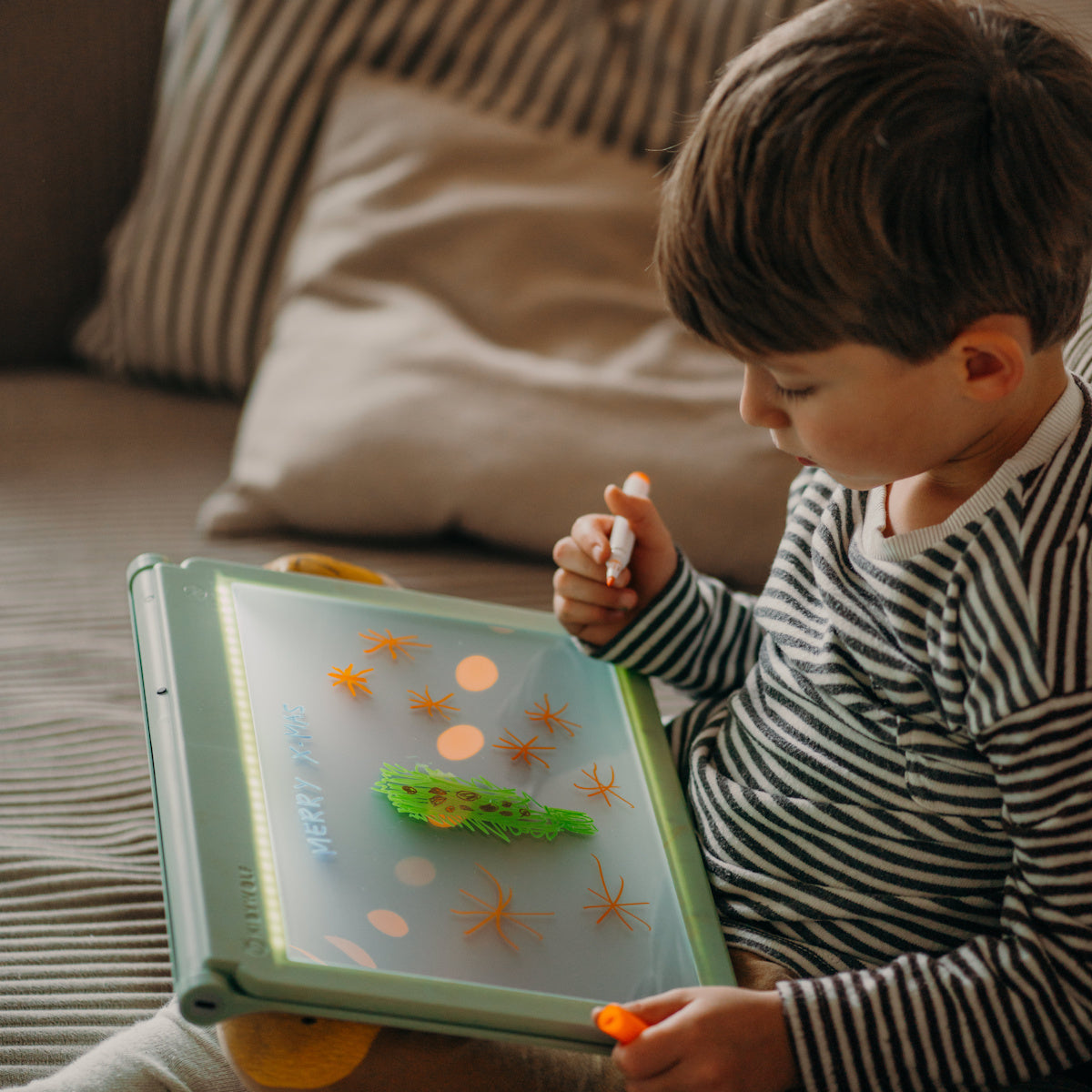 KIDYDRAW PRO - Illuminated Tablet