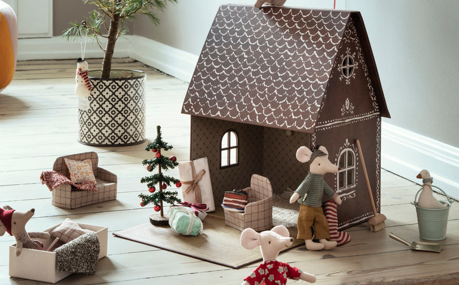 Maileg Christmas Mice and Gingerbread House