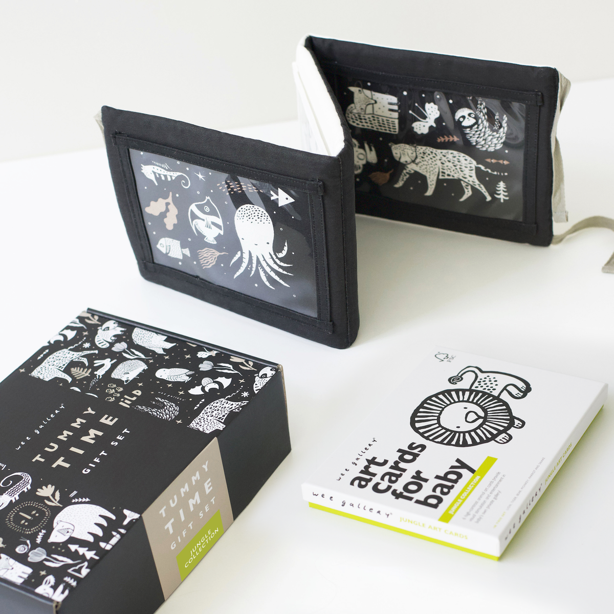 Baby Tummy Time Gallery Gift Set with Contrast Flash Cards