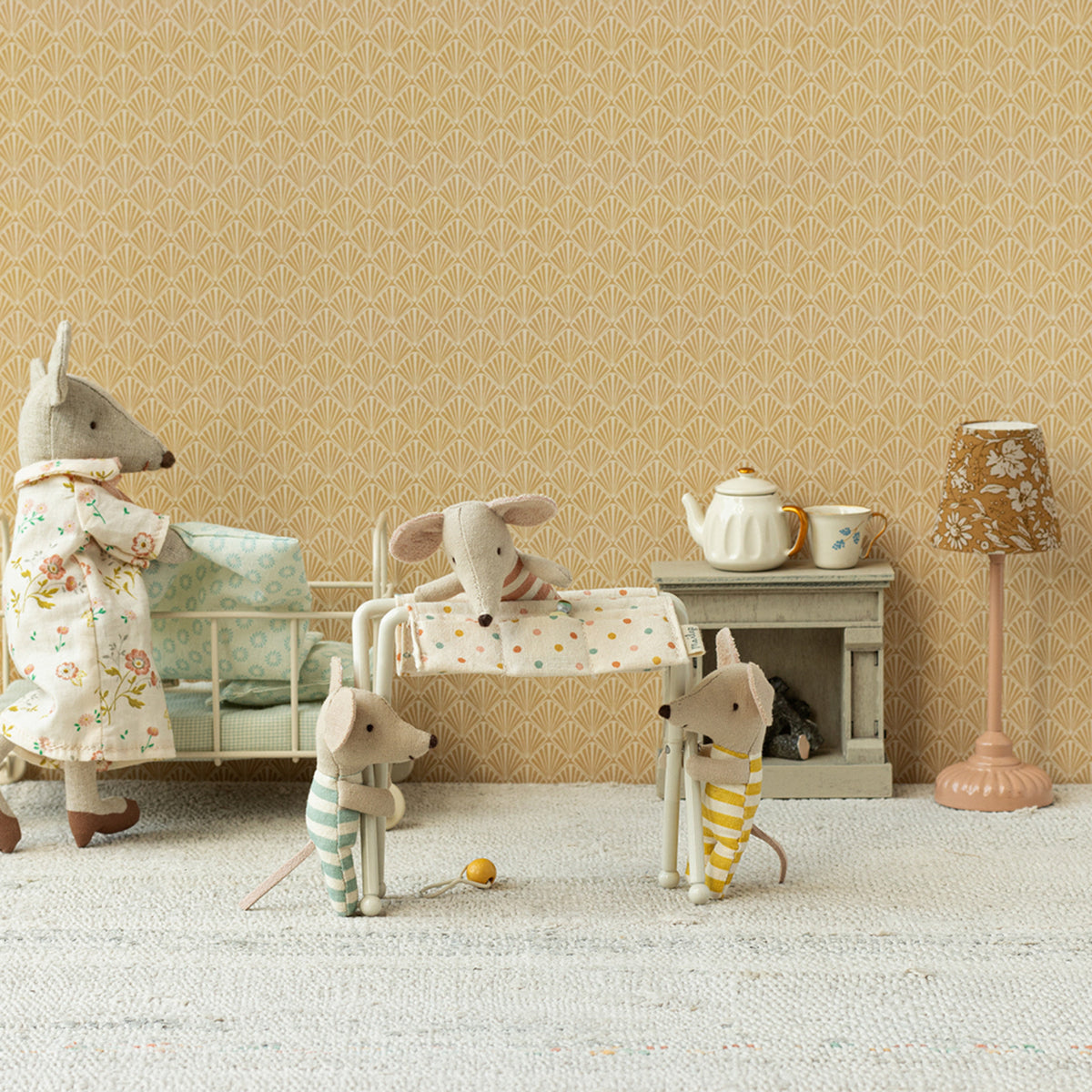 Maileg Nursery Table for Baby Mouse (Off-White)