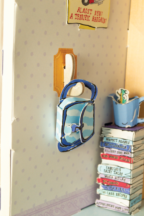 *Wonky* Build Your Own, Roald Dahl 'Matilda' Book Nook