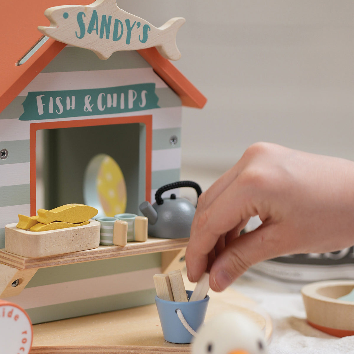 Tender Leaf Sandy's Beach Hut Play Set