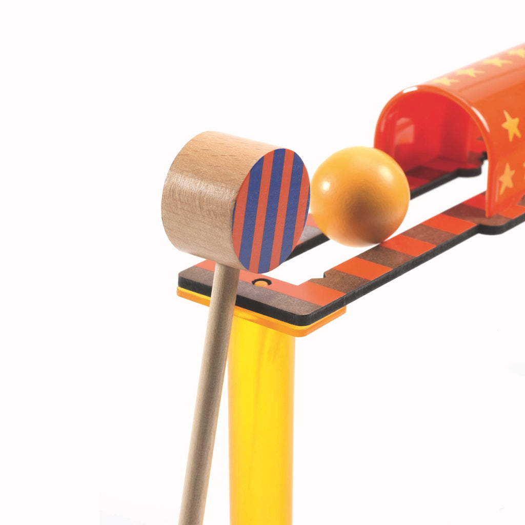 The set includes a tunnel for surprise effects, a wacky car, and humorous Zig domino characters.