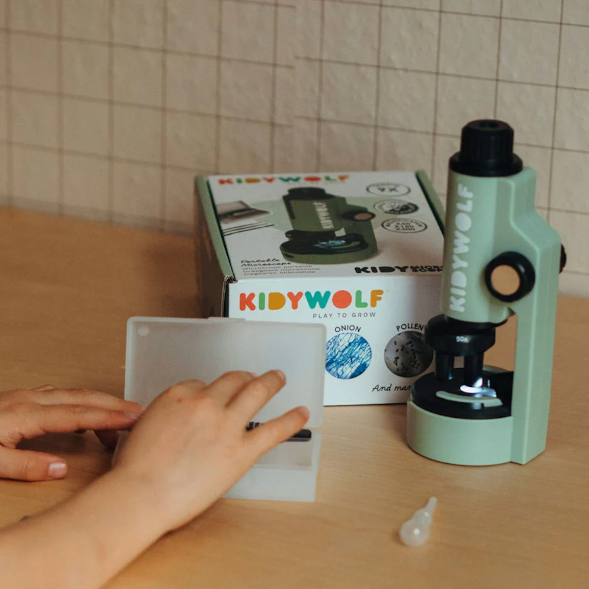 KIDYMICROSCOPE Green Portable Microscope