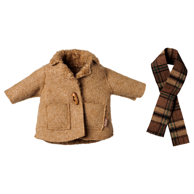 Maileg medium mouse clothing set featuring a brown winter jacket with a toggle button and a plaid scarf.