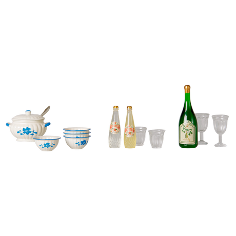 Maileg miniature mouse soup set with a tureen, floral bowls, lemonade bottles, and toy wine glasses.