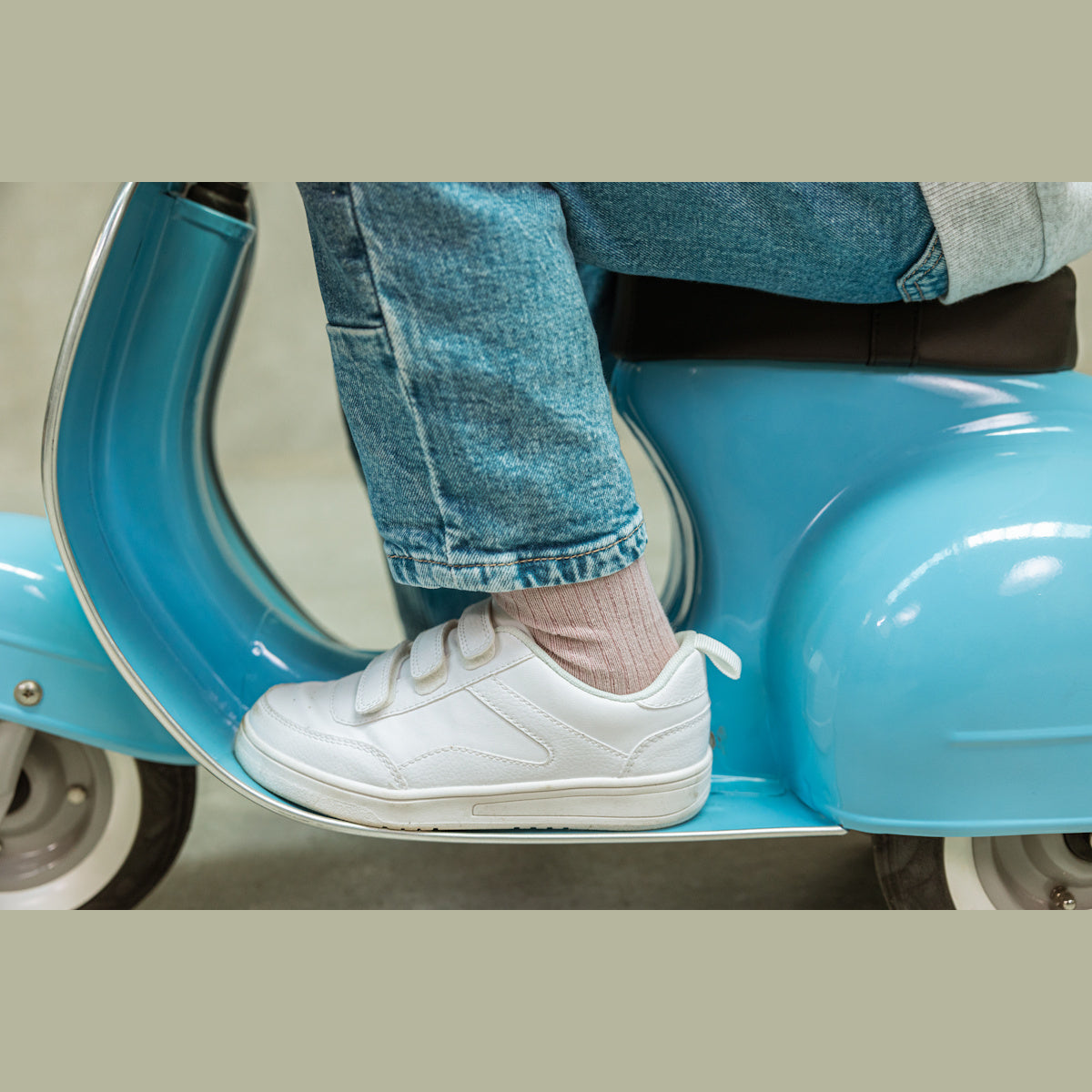 Primo Classic Italian Ride On Scooter - Blue