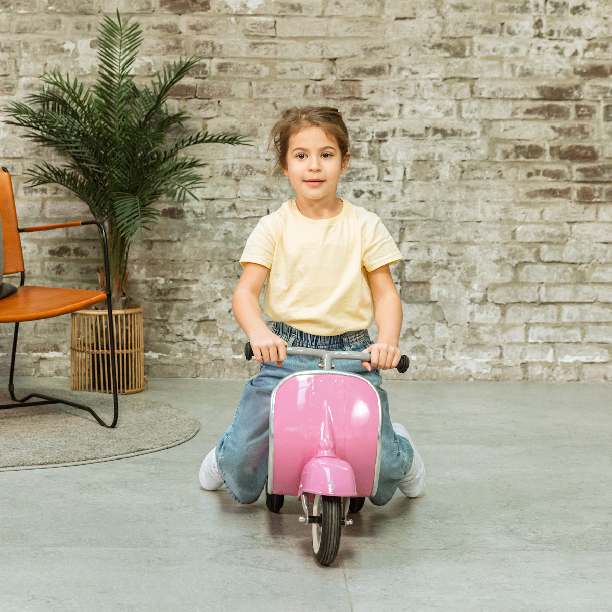 Primo Classic Italian Ride On Scooter - Pink