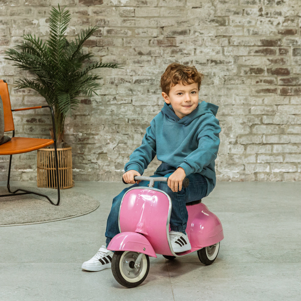Primo Classic Italian Ride On Scooter - Pink