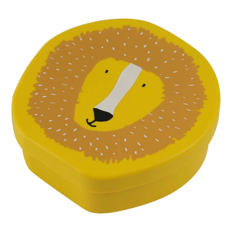 Yellow kids lunch box shaped like a lion's head, featuring a friendly face and a fluffy mane on the lid.