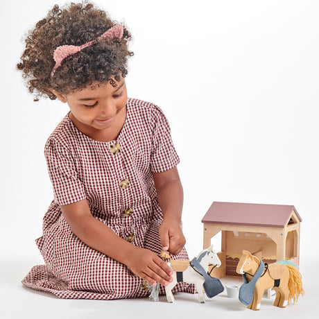 Tender Leaf Stables Set