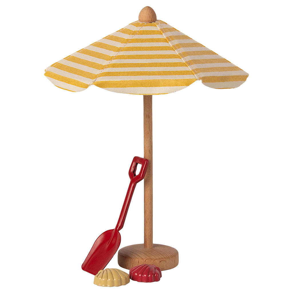 Maileg Mouse Beach Umbrella with Beach  shovel and shells